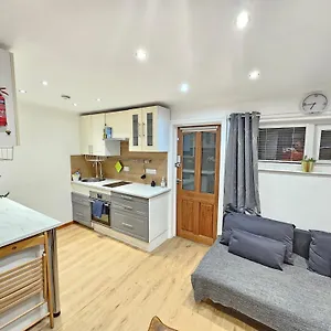 Apartment, Tv, Wifi Kitchen Parking, Wembley Elizabeth Line , Northolt (Greater London) United Kingdom